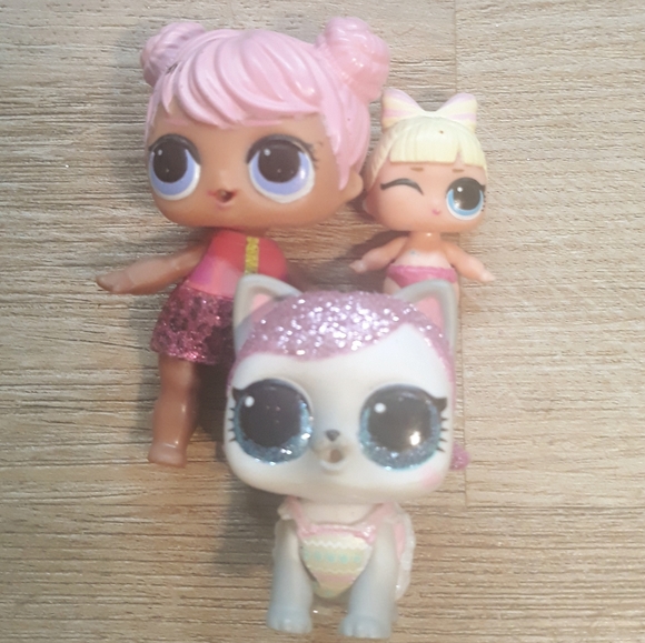25 Piece LOL Surprise Dolls Lot: Dawn Doll, Pet Cat, Winking Lil Baby + 22 Items - Picture 12 of 13